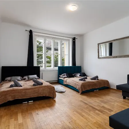 Aurora Large 3-bedroom Apartamento Praga